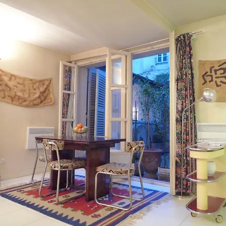 Ferdinand Duval Sympa Apartment Paris